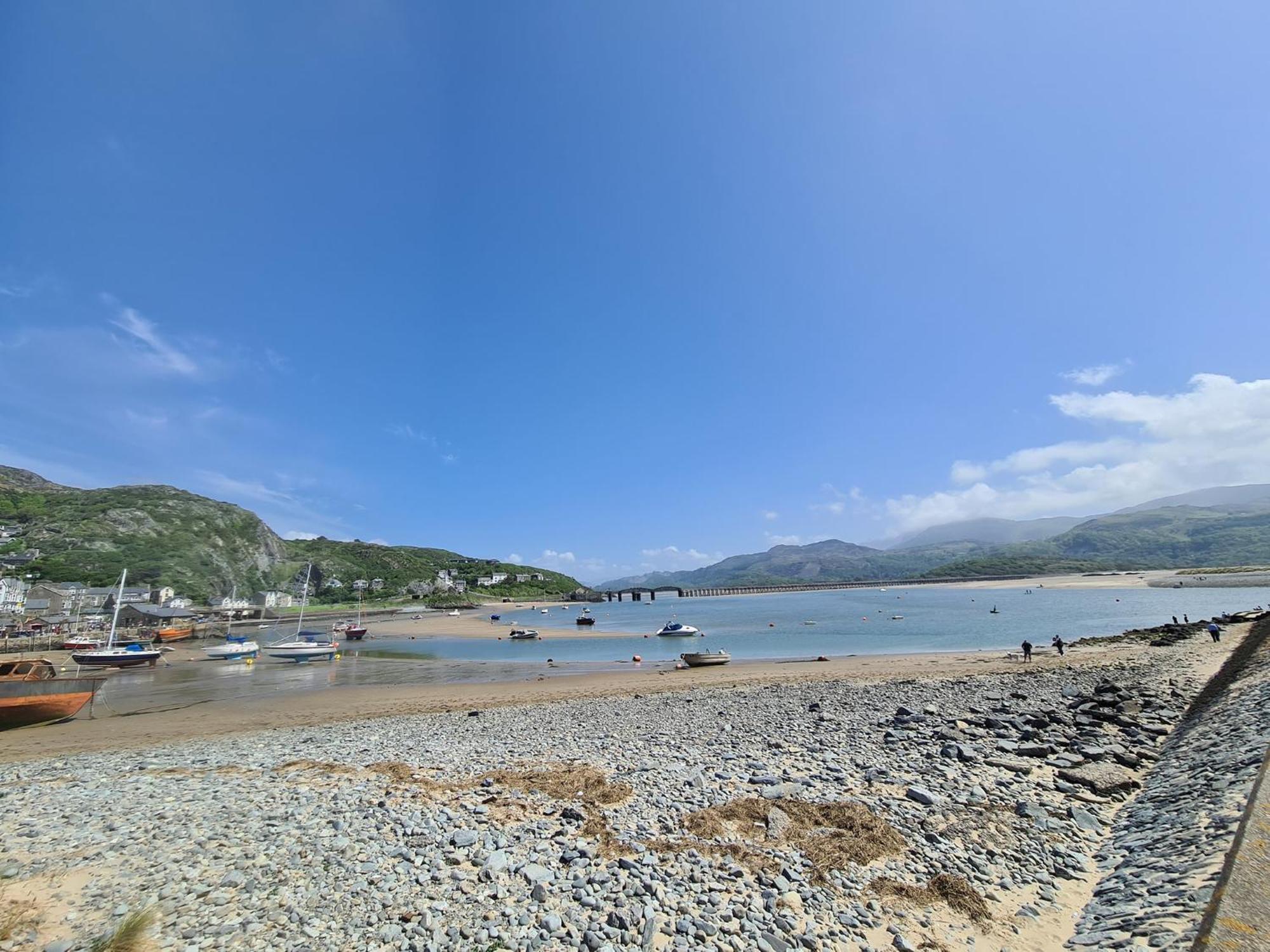 The Penthouse Ny Loft Apartment Barmouth Eksteriør billede